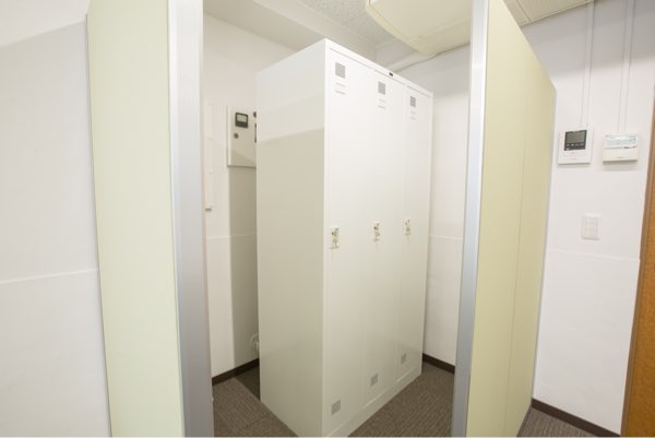 女性専用ロッカー